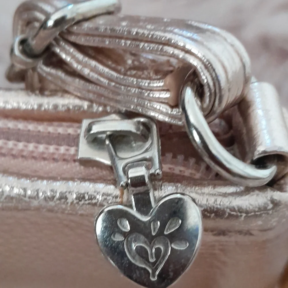 Cute Justice Crossbody Bag​ - Picture 6 of 8